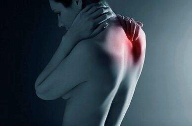 Pain between the shoulder blades due to a lesion in the spine